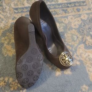 Tory Burch Brown Gold Heels with Signature Style